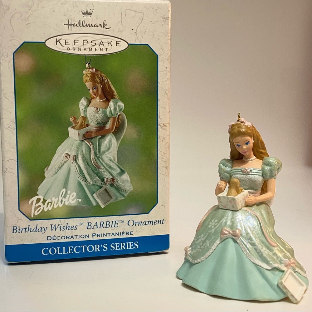 🌹🍃New In Box ~ Hallmark Keepsake 2002 “Birthday Wishes” Barbie Ornament🍃🌹